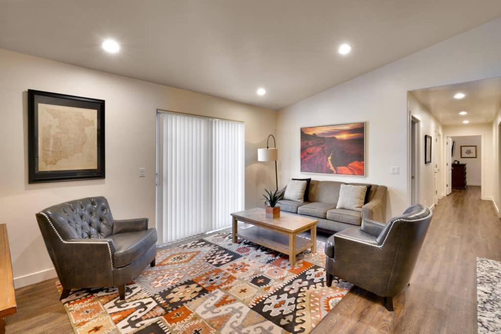 5K Top Floor Redcliff Condo, Pool & Hot Tub Moab Bagian luar foto